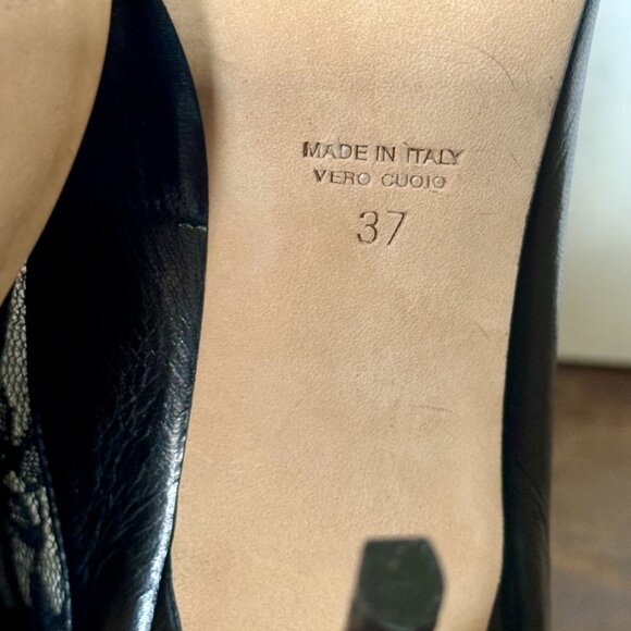 Absolutely adorable  black lace  Monique Lhuillier open toe lace heels size 37EU - Picture 8 of 8